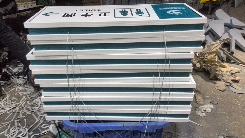 ���Ɵ���